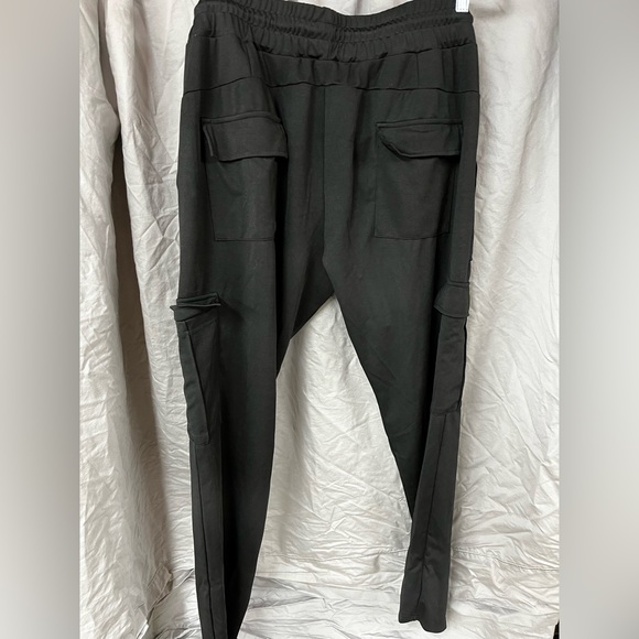 Joggers with Pockets - Picture 2 of 3